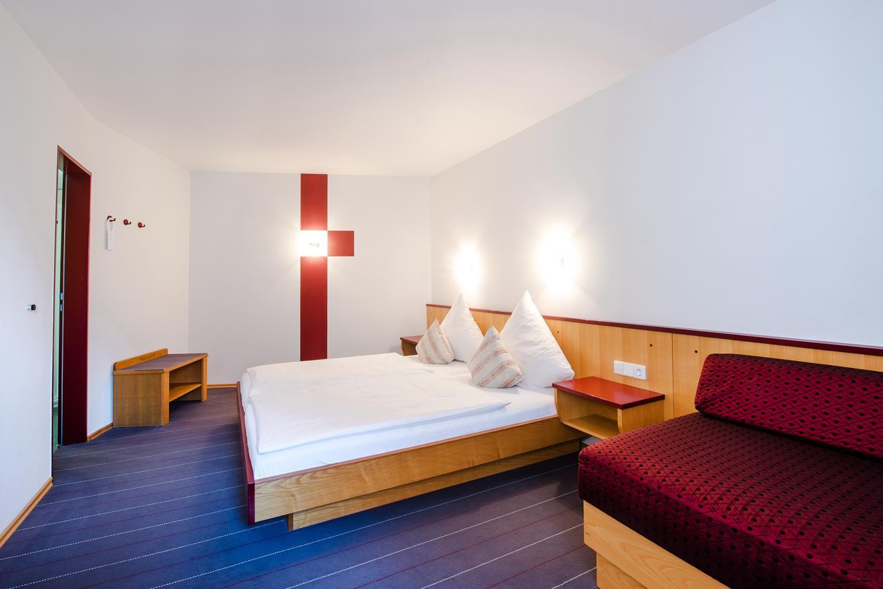 Hotel Gasthof Zum Roessle Altenstadt  Extérieur photo
