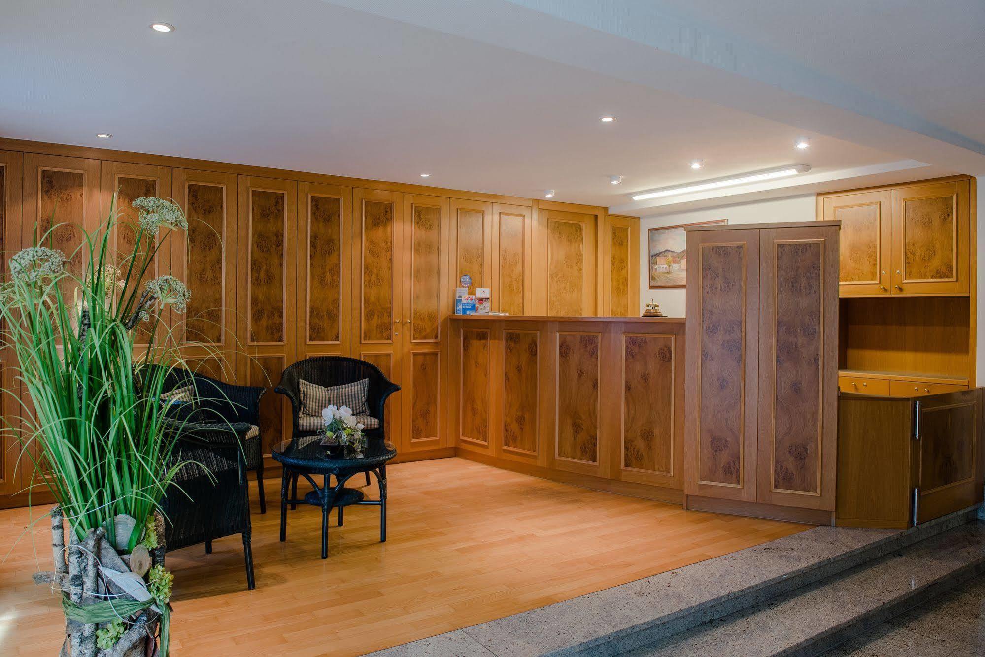 Hotel Gasthof Zum Roessle Altenstadt  Extérieur photo